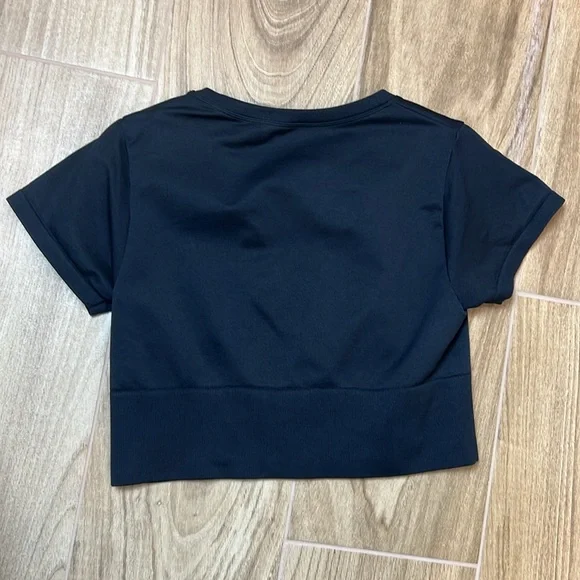 Aerie Offline Sidewalk Seamless Black Cropped T-shirt - Picture 3 of 7